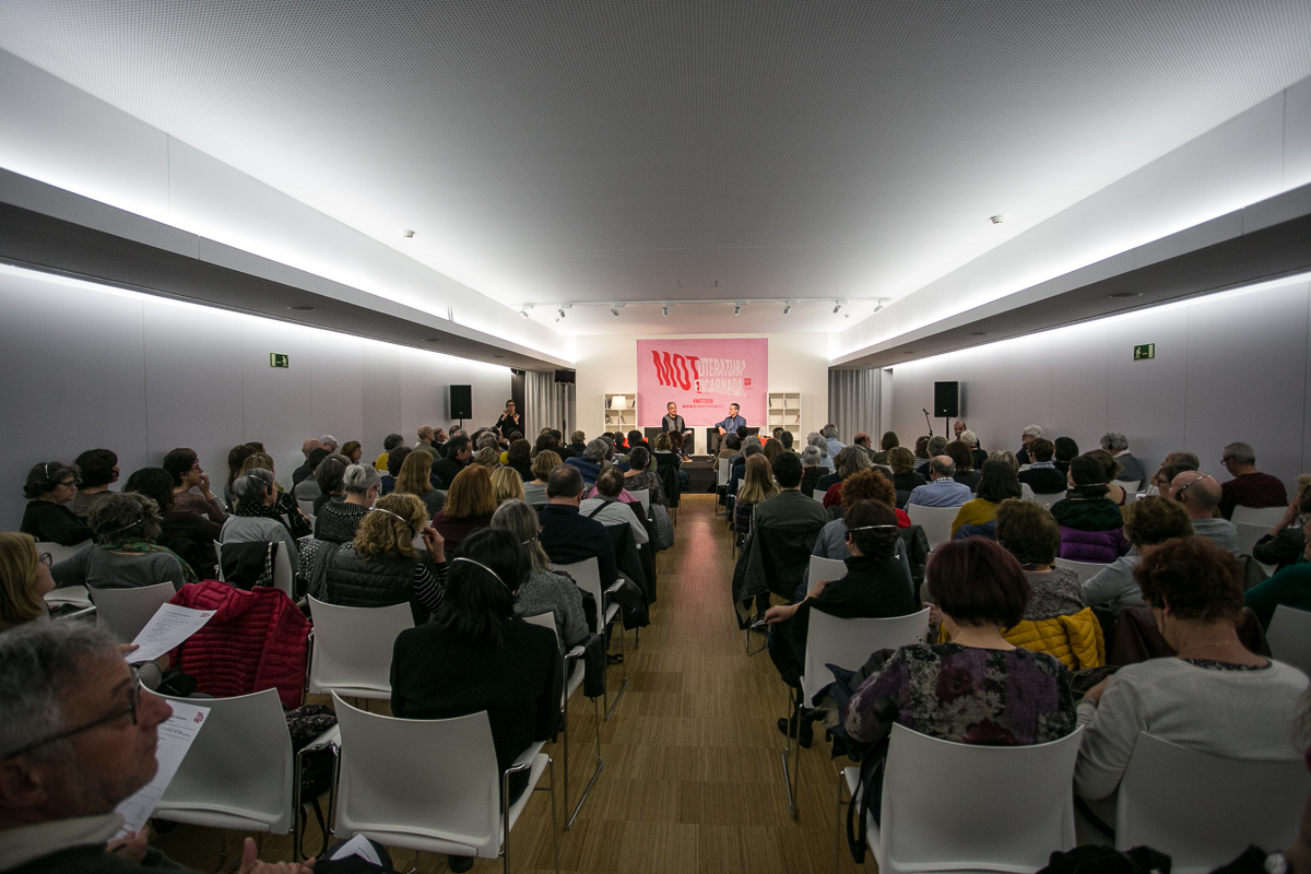 Conversa entre Andreï Makine i Xavier Pla, al MOT 2018. Foto: Martí Albesa.